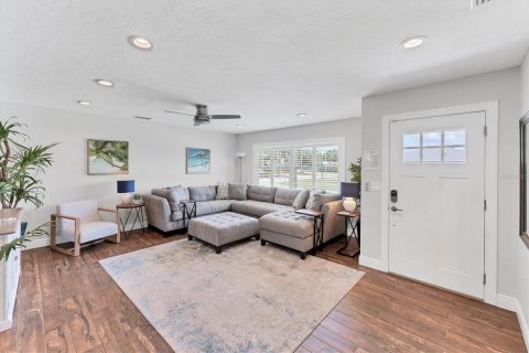 House in Bradenton, Florida 3 bedrooms, 139.73 sq.m. № 1773995 - photo 4
