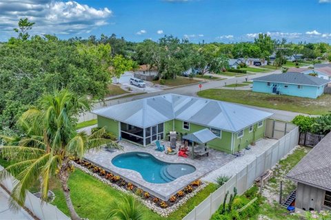 House in Bradenton, Florida 3 bedrooms, 139.73 sq.m. № 1773995 - photo 3