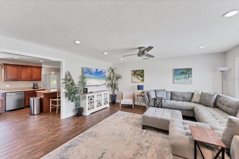 House in Bradenton, Florida 3 bedrooms, 139.73 sq.m. № 1773995 - photo 5