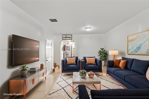 Townhouse in Miami, Florida 4 bedrooms, 163.32 sq.m. № 2041797 - photo 2