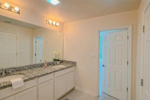 Townhouse in TOHOQUA in Kissimmee, Florida 3 bedrooms, 150.5 sq.m. № 2200547 - photo 12