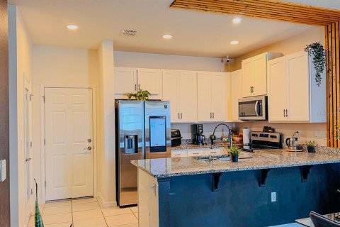 Townhouse in TOHOQUA in Kissimmee, Florida 3 bedrooms, 150.5 sq.m. № 2200547 - photo 4