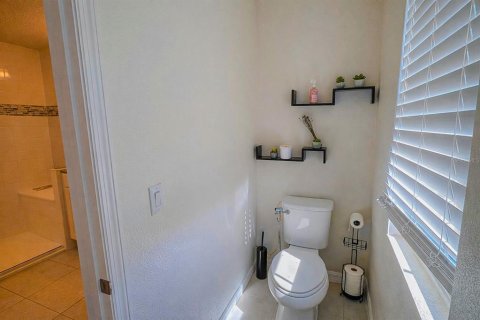 Townhouse in TOHOQUA in Kissimmee, Florida 3 bedrooms, 150.5 sq.m. № 2200547 - photo 13