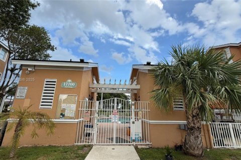 Condo in Hialeah, Florida, 2 bedrooms  № 1944852 - photo 24