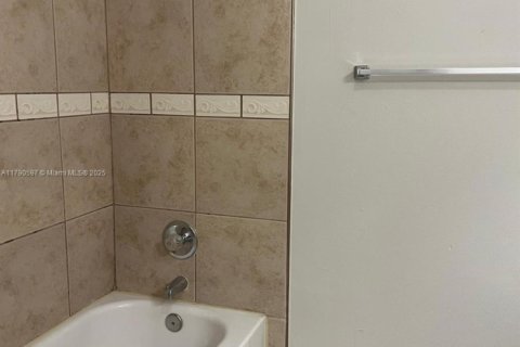 Condo in Orlando, Florida, 1 bedroom  № 1731460 - photo 14