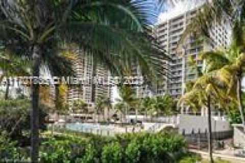 Condominio en alquiler en Miami Beach, Florida, 1 dormitorio, 99.87 m2 № 1858474 - foto 21