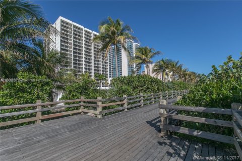 Condominio en alquiler en Miami Beach, Florida, 1 dormitorio, 99.87 m2 № 1858474 - foto 24