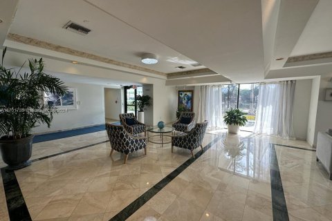 Condominio en alquiler en Miami Beach, Florida, 1 dormitorio, 99.87 m2 № 1858474 - foto 17