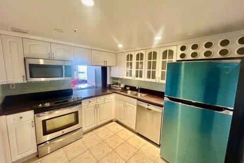 Condominio en alquiler en Miami Beach, Florida, 1 dormitorio, 99.87 m2 № 1858474 - foto 6