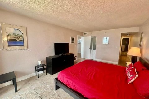 Condominio en alquiler en Miami Beach, Florida, 1 dormitorio, 99.87 m2 № 1858474 - foto 8