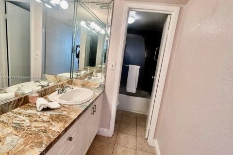 Condominio en alquiler en Miami Beach, Florida, 1 dormitorio, 99.87 m2 № 1858474 - foto 9