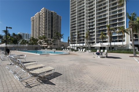 Condominio en alquiler en Miami Beach, Florida, 1 dormitorio, 99.87 m2 № 1858474 - foto 22