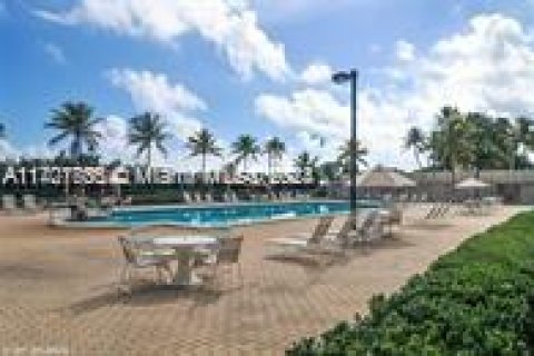 Condominio en alquiler en Miami Beach, Florida, 1 dormitorio, 99.87 m2 № 1858474 - foto 20