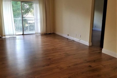 Снять в аренду кондоминиум в Холливуд, Флорида 1 спальня, 69.96м2, № 1974458 - фото 3
