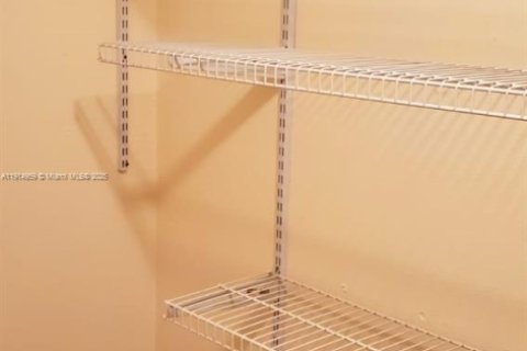 Снять в аренду кондоминиум в Холливуд, Флорида 1 спальня, 69.96м2, № 1974458 - фото 8