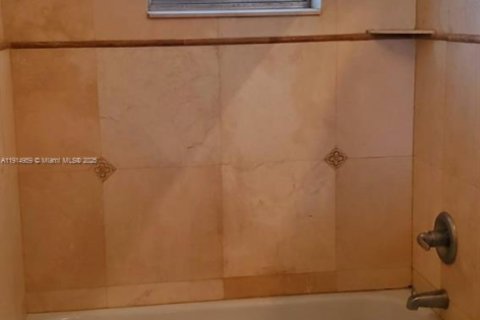 Снять в аренду кондоминиум в Холливуд, Флорида 1 спальня, 69.96м2, № 1974458 - фото 5