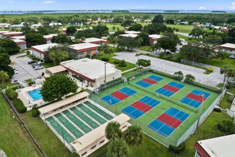 Copropriété à louer à Vero Beach, Floride: 2 chambres, 92.9 m2 № 1226959 - photo 1