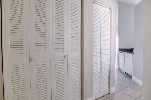 Condo in Orlando, Florida, 2 bedrooms  № 1880614 - photo 9