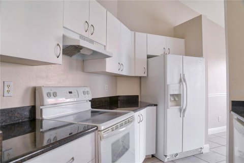 Condo in Orlando, Florida, 2 bedrooms  № 1880614 - photo 8