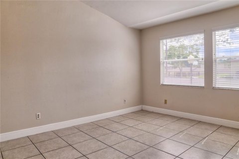 Condo in Orlando, Florida, 2 bedrooms  № 1880614 - photo 12