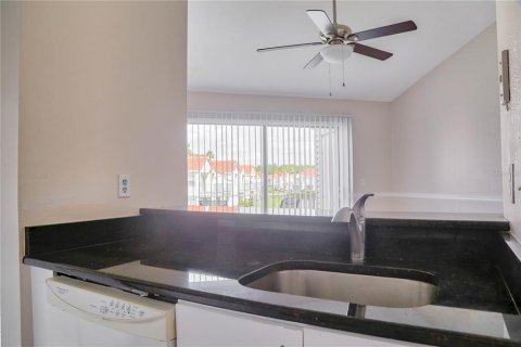 Condo in Orlando, Florida, 2 bedrooms  № 1880614 - photo 7
