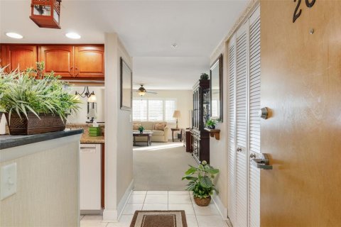 Condo in Clearwater, Florida, 2 bedrooms  № 1658152 - photo 3