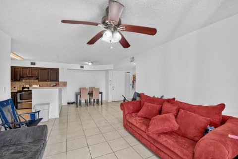 Condominio en venta en West Palm Beach, Florida, 2 dormitorios, 99.59 m2 № 2248146 - foto 8