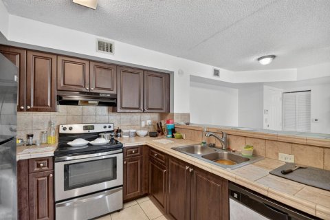 Condominio en venta en West Palm Beach, Florida, 2 dormitorios, 99.59 m2 № 2248146 - foto 3