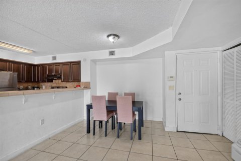 Condominio en venta en West Palm Beach, Florida, 2 dormitorios, 99.59 m2 № 2248146 - foto 9