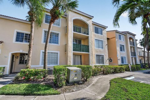 Condominio en West Palm Beach, Florida, 2 dormitorios  № 2248146