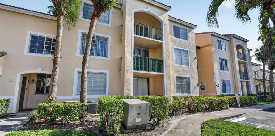 Condominio en West Palm Beach, Florida, 2 dormitorios  № 2248146