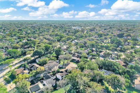 House in Miami, Florida 3 bedrooms, 154.78 sq.m. № 2017795 - photo 19