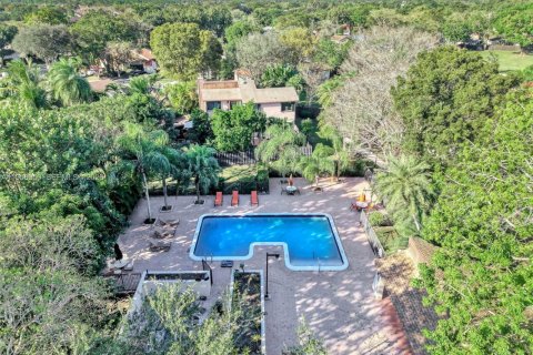 House in Miami, Florida 3 bedrooms, 154.78 sq.m. № 2017795 - photo 11