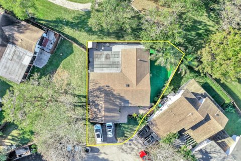 House in Miami, Florida 3 bedrooms, 154.78 sq.m. № 2017795 - photo 3