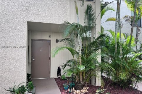 Townhouse in Aventura, Florida 3 bedrooms, 123.56 sq.m. № 2020854 - photo 29