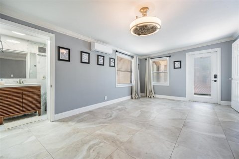 House in Tampa, Florida 3 bedrooms, 134.15 sq.m. № 1638123 - photo 15
