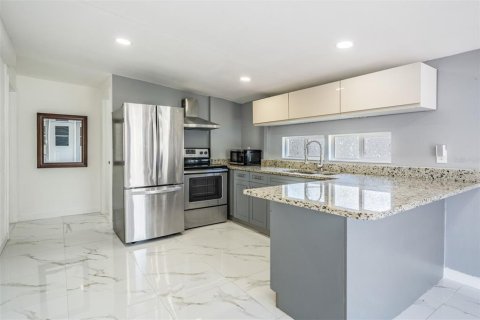 House in Tampa, Florida 3 bedrooms, 134.15 sq.m. № 1638123 - photo 25