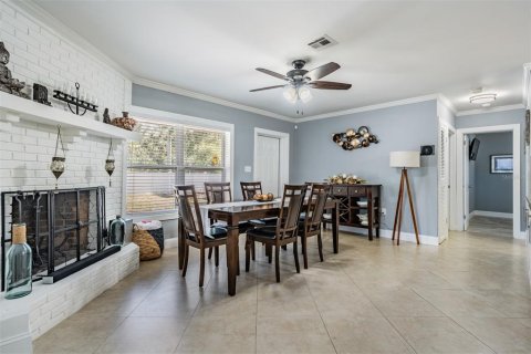 House in Tampa, Florida 3 bedrooms, 134.15 sq.m. № 1638123 - photo 5