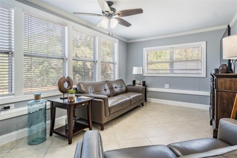 House in Tampa, Florida 3 bedrooms, 134.15 sq.m. № 1638123 - photo 4