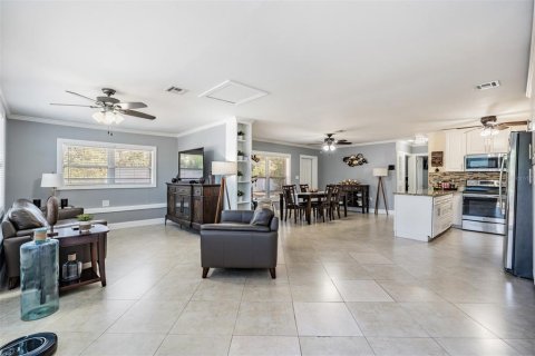 House in Tampa, Florida 3 bedrooms, 134.15 sq.m. № 1638123 - photo 10