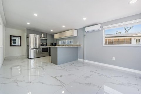 House in Tampa, Florida 3 bedrooms, 134.15 sq.m. № 1638123 - photo 29