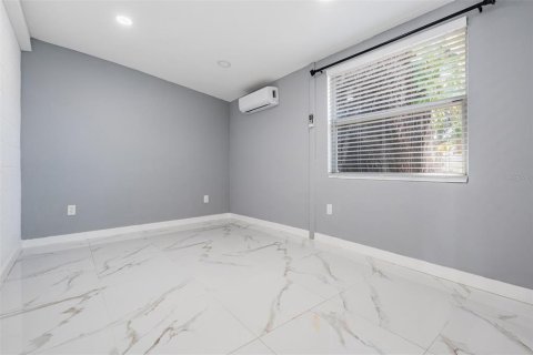 House in Tampa, Florida 3 bedrooms, 134.15 sq.m. № 1638123 - photo 21