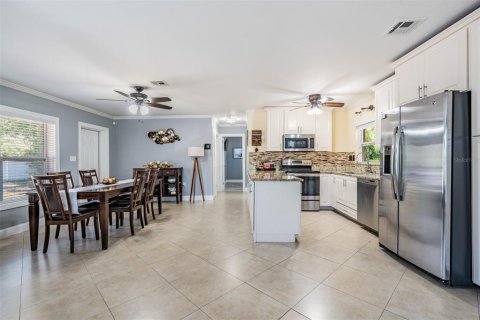 House in Tampa, Florida 3 bedrooms, 134.15 sq.m. № 1638123 - photo 6