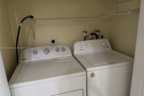 Adosado en venta en Miramar, Florida, 3 dormitorios, 134.71 m2 № 1888285 - foto 12