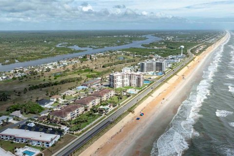 Townhouse in Flagler Beach, Florida 2 bedrooms, 128.21 sq.m. № 1819584 - photo 2