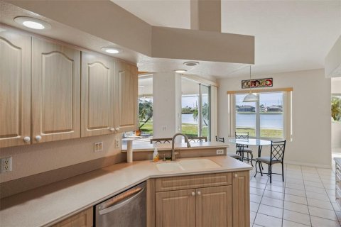 Villa ou maison à vendre à Lake Suzy, Floride: 2 chambres, 183.57 m2 № 2143956 - photo 4