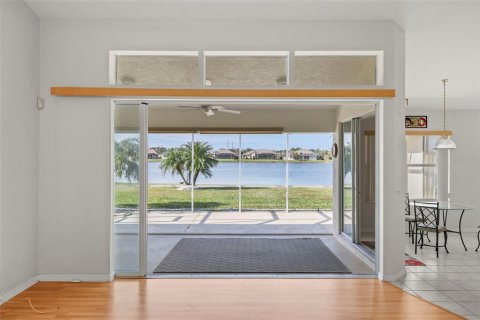Villa ou maison à vendre à Lake Suzy, Floride: 2 chambres, 183.57 m2 № 2143956 - photo 5