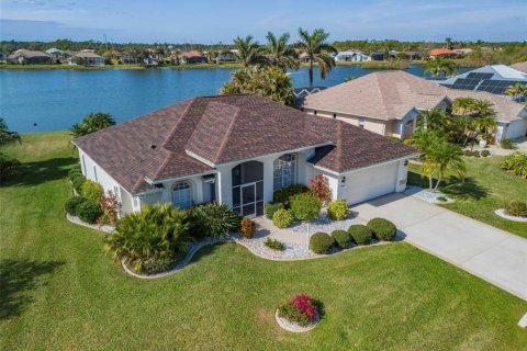 Villa ou maison à Lake Suzy, Floride 2 chambres, 183.57 m2 № 2143956