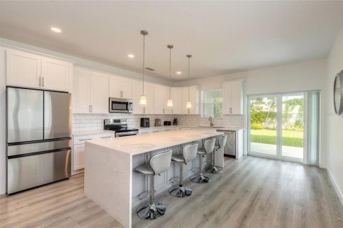 Villa ou maison à vendre à Edgewater, Floride: 3 chambres, 156.35 m2 № 2411450 - photo 2
