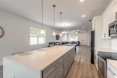 Villa ou maison à vendre à Edgewater, Floride: 3 chambres, 156.35 m2 № 2411450 - photo 6